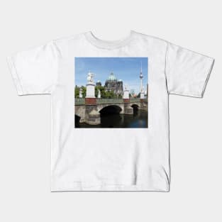 Schinkelbrücke,Berliner Dom and Spree, Berlin-Mitte, Berlin, Germany Kids T-Shirt